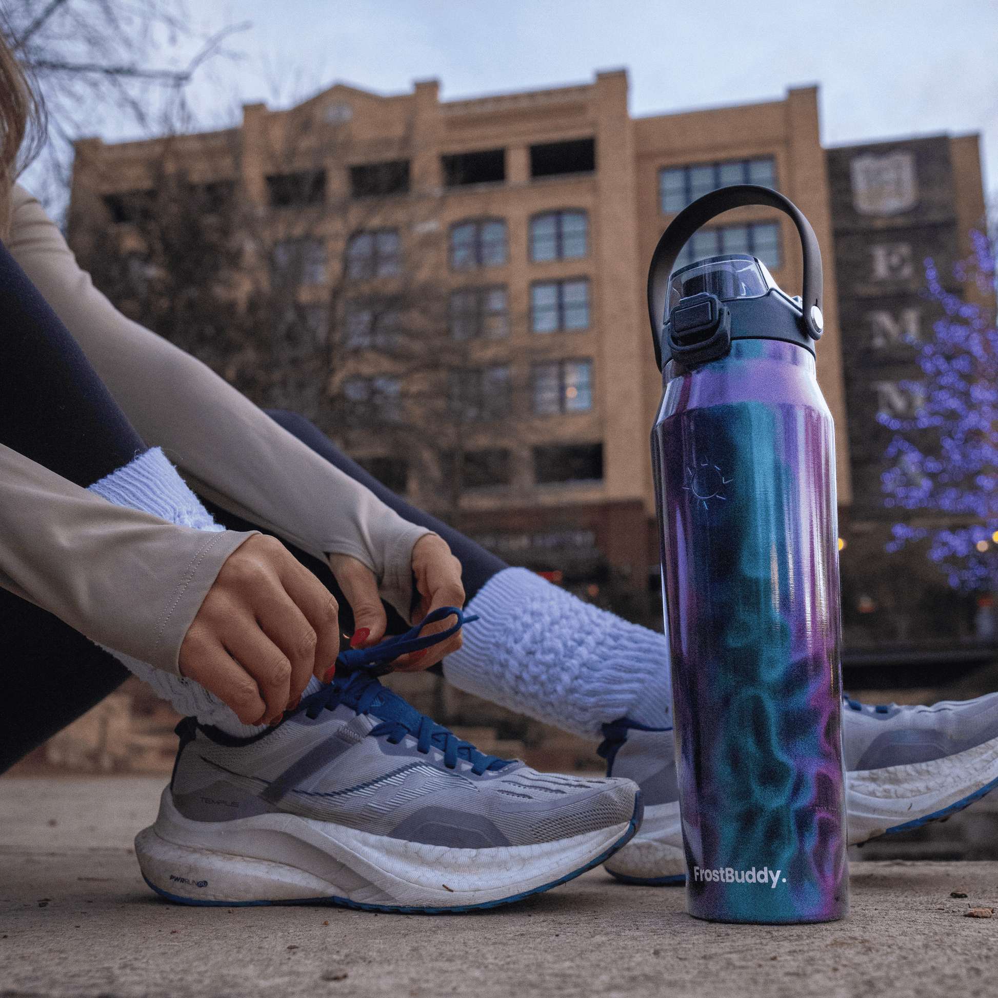 Bottle Buddy 32oz | UNC Tarheels | Skin + Budz Bundle